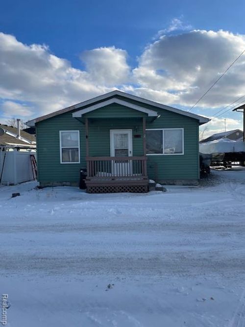 7819 Lake Dr, Clay, MI, 48001-3025 | Card Image