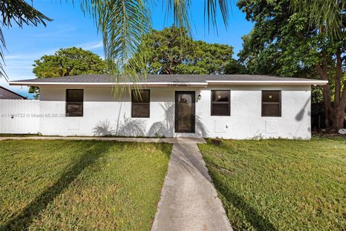 324 Sw 16th Ter, Homestead, FL, 33030-6627 | Card Image