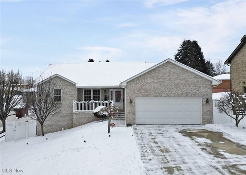 1343 Courtland Rd, Weirton, WV, 26062-5105 | Card Image