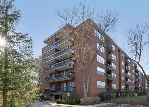 522-210 Nahanton St, Newton, MA, 02459-2927 | Card Image