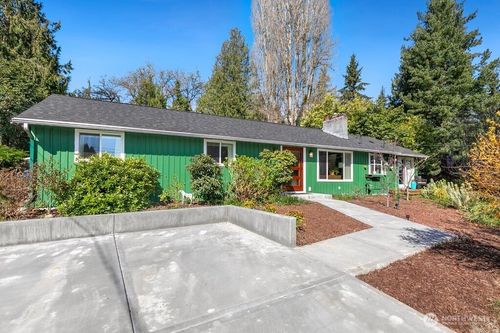 16533 34th Ave Ne, Lake Forest Park, WA, 98155-6511 | Card Image