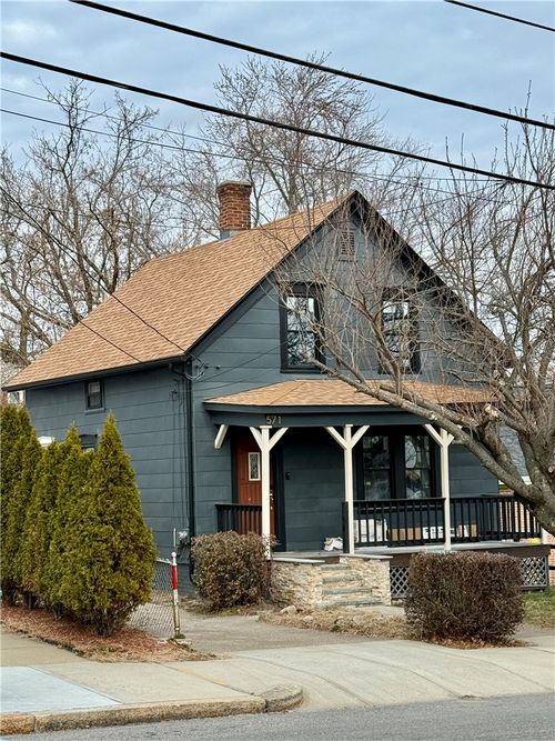 571 Winter St, Woonsocket, RI, 02895-1139 | Card Image