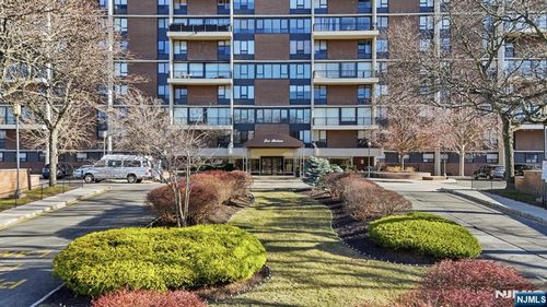 2 Horizon, Fort Lee, NJ, 07024 | Card Image