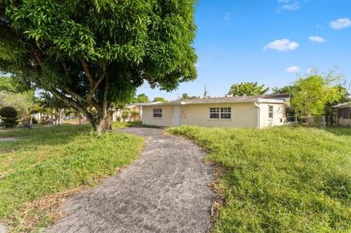 7820 Orleans St, Miramar, FL, 33023-3560 | Card Image