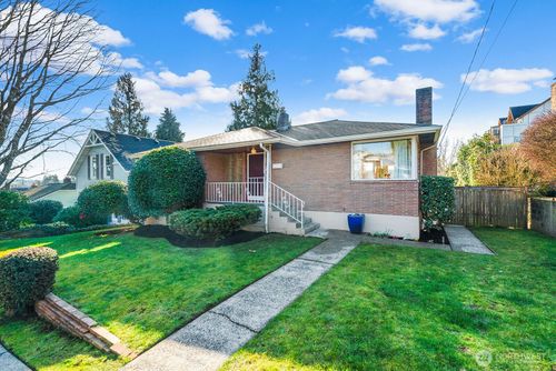 909 N 75th St, Seattle, WA, 98103-4743 | Card Image