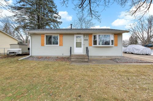 5024 Campanaro Ln, White Bear Lake, MN, 55110-6627 | Card Image