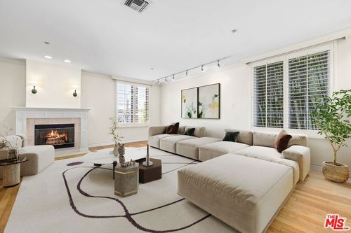 106-433 N Doheny Dr, Beverly Hills, CA, 90211-1811 | Card Image