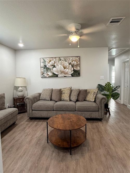 3610 Newton Dr, Pasadena, TX, 77503-2732 | Card Image