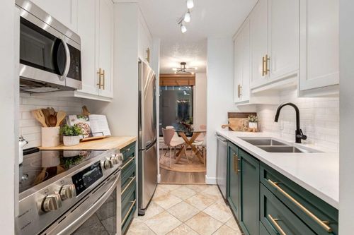 206-718 12 Ave Sw, Calgary, AB, T2R0H7 | Card Image