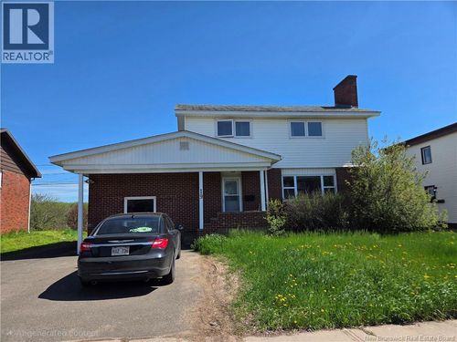 19 Anne St, Moncton, NB, E1C4J4 | Card Image