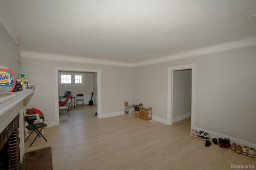 2627 Webb St, Detroit, MI, 48206-1401 | Card Image