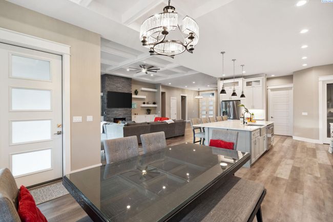 102909 E 1023 Pr Se, Home with 4 bedrooms, 5 bathrooms and null parking in Kennewick WA | Image 19