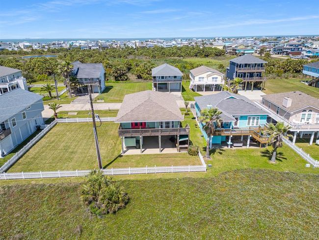 22329 Vista Del Mar, House other with 3 bedrooms, 2 bathrooms and 1 parking in Galveston TX | Image 21