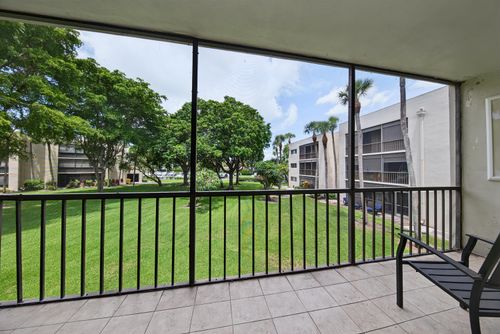 214-5190 Las Verdes Cir, Delray Beach, FL, 33484-8070 | Card Image