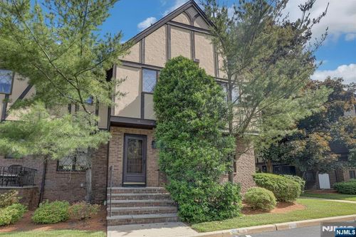 14 Chelsea Ct, Ramsey, NJ, 07446-1637 | Card Image