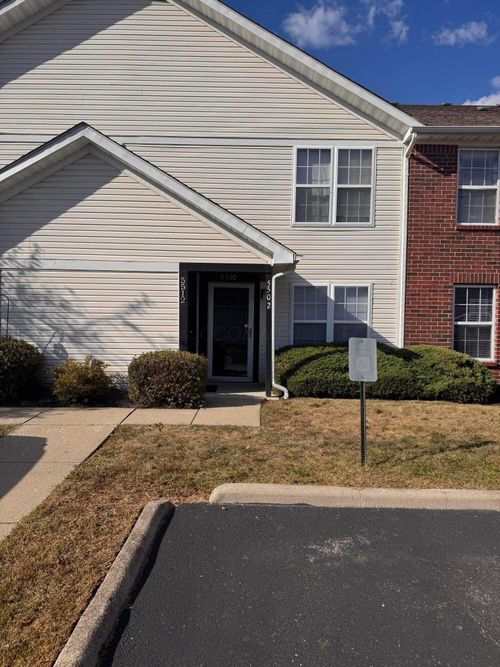 5502 Cypress Chase, Columbus, OH, 43228-7214 | Card Image