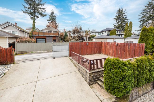 443 Rousseau Street, House other with 7 bedrooms, 4 bathrooms and 4 parking in New Westminster BC | Image 25