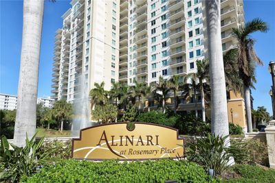 307 - 800 N Tamiami Trail, Condo with 2 bedrooms, 2 bathrooms and null parking in Sarasota FL | Image 1