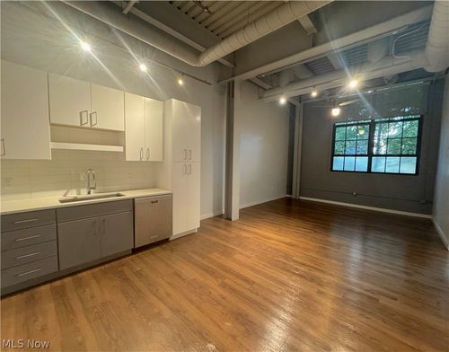 121-1587 E 31st Street, Cleveland, OH, 44114 | Card Image