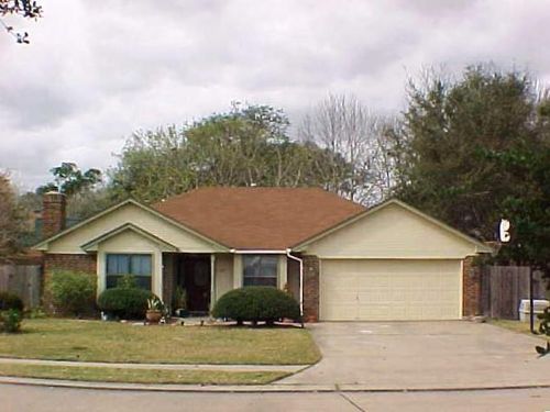 120 Bougainvillea Street, Lake Jackson, TX, 77566 | Card Image