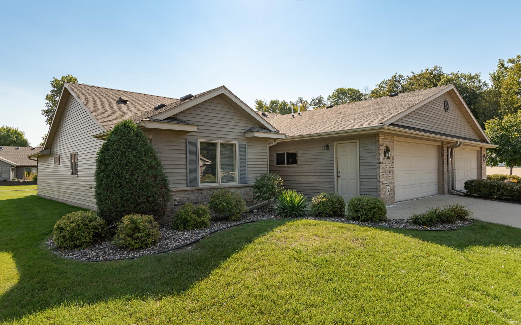 Southern Woods Cir, Rochester, MN 55902