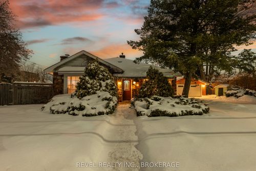 {{alt}} | Card Image