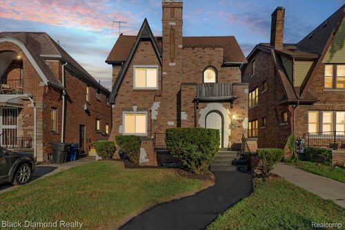 17187 Northlawn St, Detroit, MI, 48221-2548 | Card Image