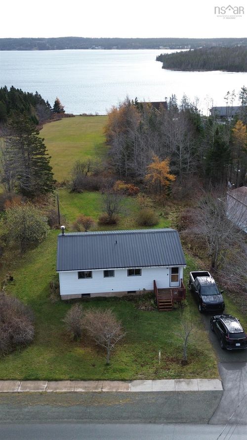 8903 Pepperell St, Saint Peters, NS, B0E3B0 | Card Image