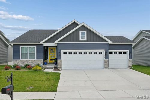976 Brookfield Chase Ct, Florissant, MO, 63031-1456 | Card Image