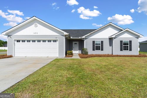 686 Lakeside Cir, Baxley, GA, 31513-9179 | Card Image