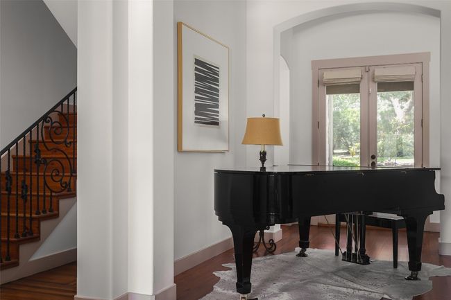 Entry gallery easily houses this grand piano | Image 10