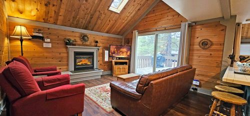 4-pole-house-57397 Overlook Rd, Sunriver, OR, 97707-1498 | Card Image