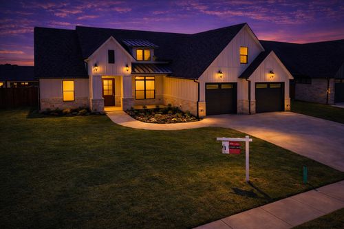 2033 Nichole Blvd, Pottsboro, TX, 75076-7092 | Card Image