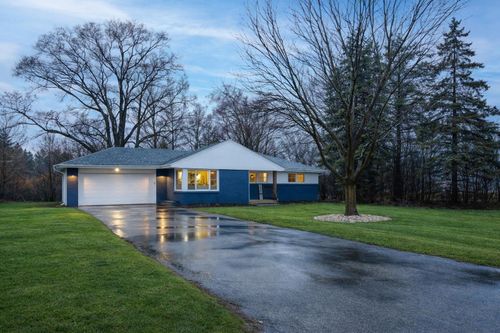 3885 N 144th St, Brookfield, WI, 53005-2364 | Card Image