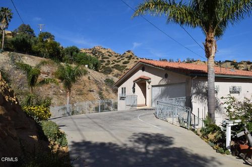 215 La Gross Way, Chatsworth, CA, 91311-7066 | Card Image