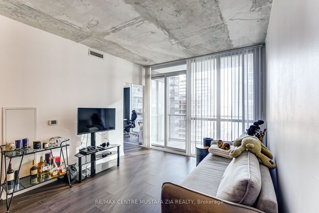 2501 - 88 Blue Jays Way, Condo with 2 bedrooms, 1 bathrooms and null parking in Toronto ON | Image 6