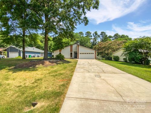 10934 Coachman Cir, Charlotte, NC, 28277-9149 | Card Image