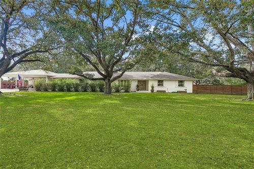 110 Oak Dr, Covington, LA, 70433-4911 | Card Image