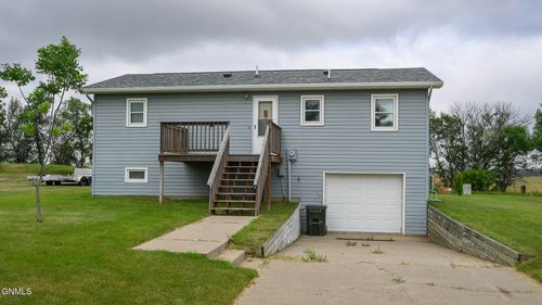 15 13th Ave Sw, Hazen, ND, 58545-4014 | Card Image