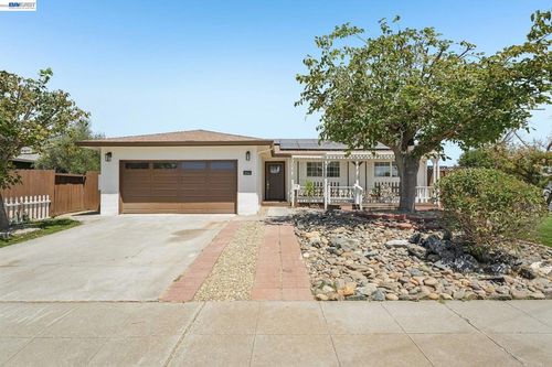 5954 Running Hills Ave, Livermore, CA, 94551-5642 | Card Image