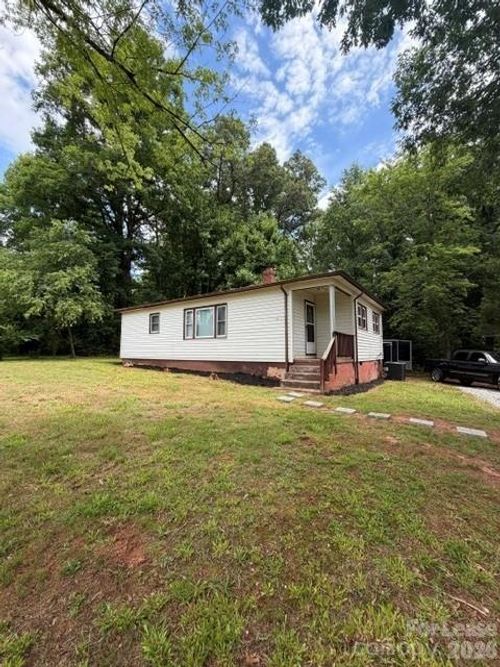 1898 Rader Cir, Morganton, NC, 28655-9865 | Card Image