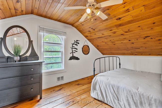 17329 Shaws Creek Rd, House other with 3 bedrooms, 2 bathrooms and 6 parking in Belfountain ON | Image 32