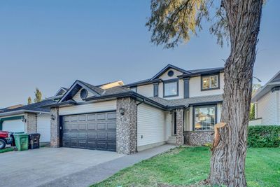 59 Douglas Shore Close Se, House other with 4 bedrooms, 3 bathrooms and 4 parking in Calgary AB | Image 3