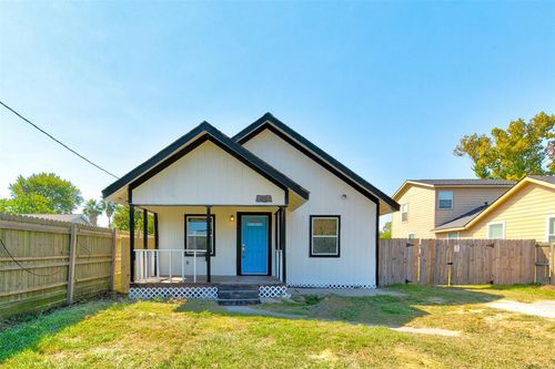 210 S Magnolia St, Highlands, TX, 77562-3756 | Card Image