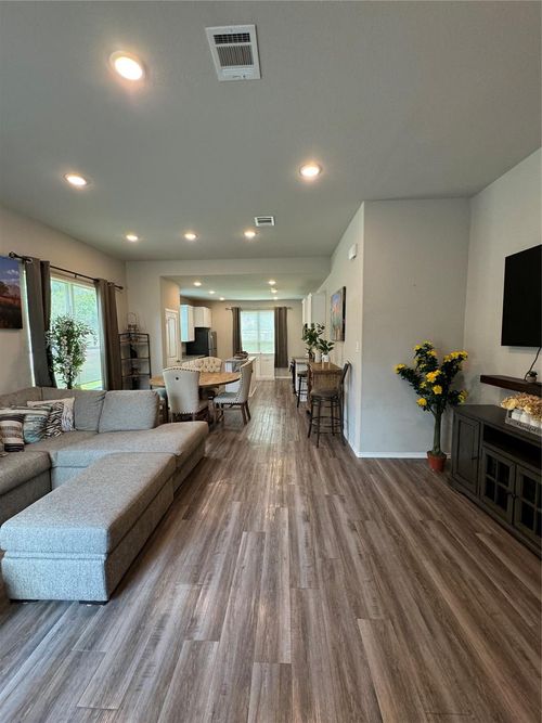 710 Crystal River Rd, Montgomery, TX, 77316-7564 | Card Image