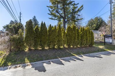 72 57th St N, House other with 2 bedrooms, 1 bathrooms and 1 parking in Wasaga Beach ON | Image 3