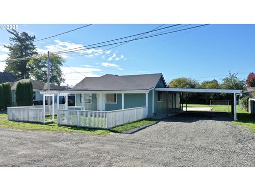 533 Art St, Brookings, OR, 97415-9244 | Card Image