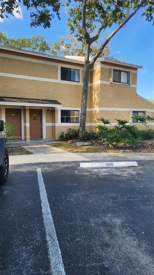 210 Palm Cir E, Pembroke Pines, FL, 33025-1181 | Card Image