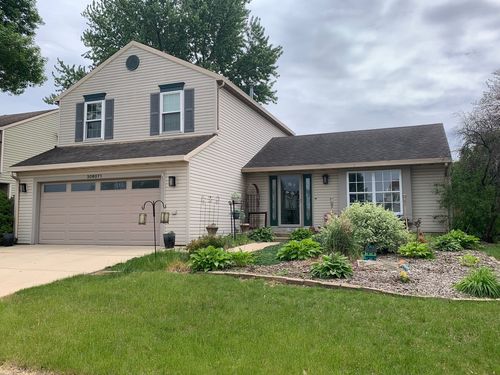 30W071 Kensington Dr, Warrenville, IL, 60555-1225 | Card Image