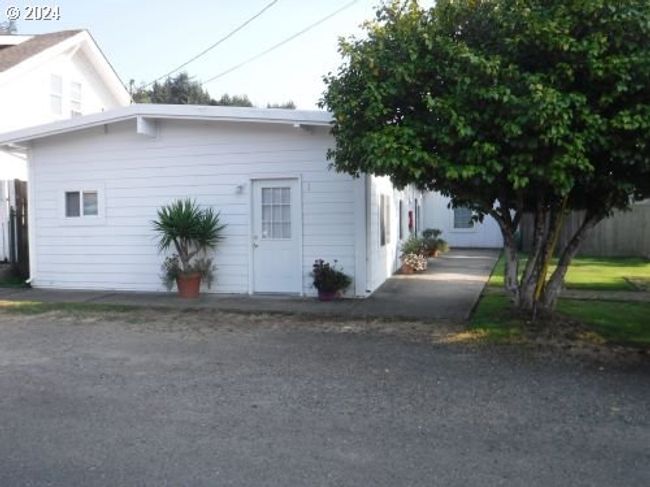 160 Spring St, House other with 3 bedrooms, 3 bathrooms and null parking in Gardiner OR | Image 18
